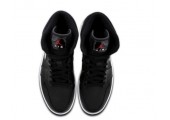 Баскетбольные кроссовки Nike Air Jordan 1 Mid Winterized Black/Red - Фото 3