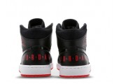 Баскетбольные кроссовки Nike Air Jordan 1 Mid Winterized Black/Red - Фото 5