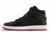 Баскетбольные кроссовки Nike Air Jordan 1 Mid Winterized Black/Red - Фото 4