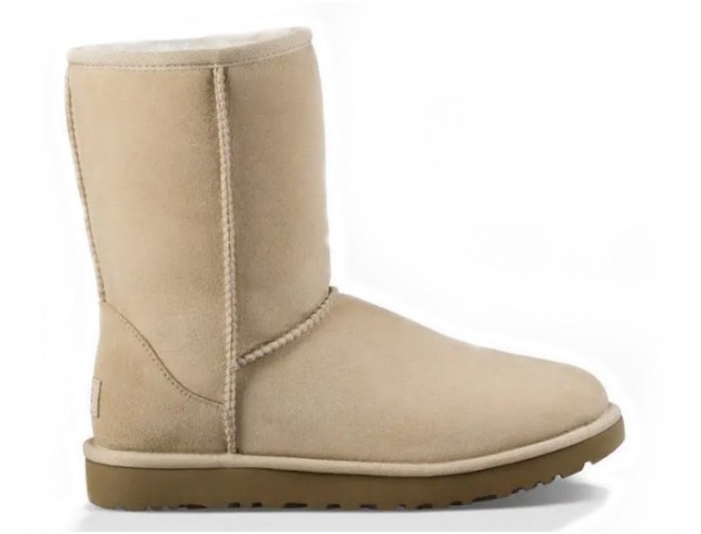 UGG CLASSIC SHORT II BOOT SAND