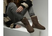 UGG Classic Short Chocolate - Фото 7